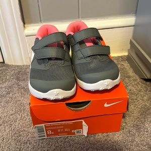 Brand New toddler girls Nike Downshifter sneakers